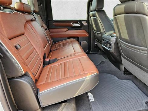 Used 2024 GMC Sierra 2500 Denali Ultimate AWD/4WD image 21