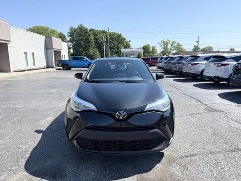 Used 2020 Toyota C-HR XLE FWD image 3