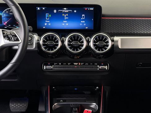 Certified 2024 Mercedes-Benz GLB 250 4MATIC image 5