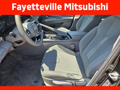 Used 2024 Hyundai Elantra SEL FWD image 7