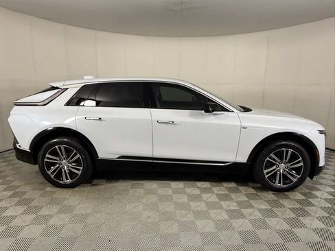 New 2026 Cadillac Lyriq Luxury RWD image 10
