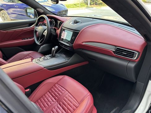 Used 2023 Maserati Levante Trofeo image 67