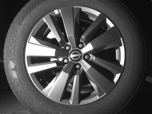 Used 2025 Nissan Pathfinder SV FWD image 15