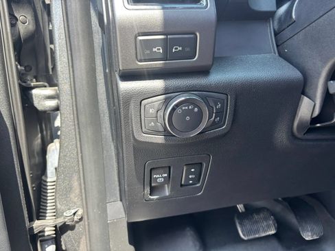 Used 2019 Ford F150 XLT w/ Equipment Group 302A Luxury AWD/4WD image 11