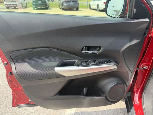 Used 2020 Nissan Kicks SV FWD image 6