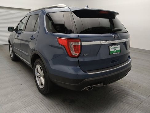 Used 2018 Ford Explorer XLT w/ Equipment Group 202A FWD image 5