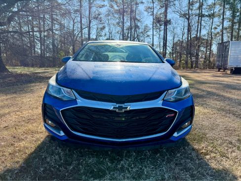 Used 2019 Chevrolet Cruze LT w/ Convenience Package image 2