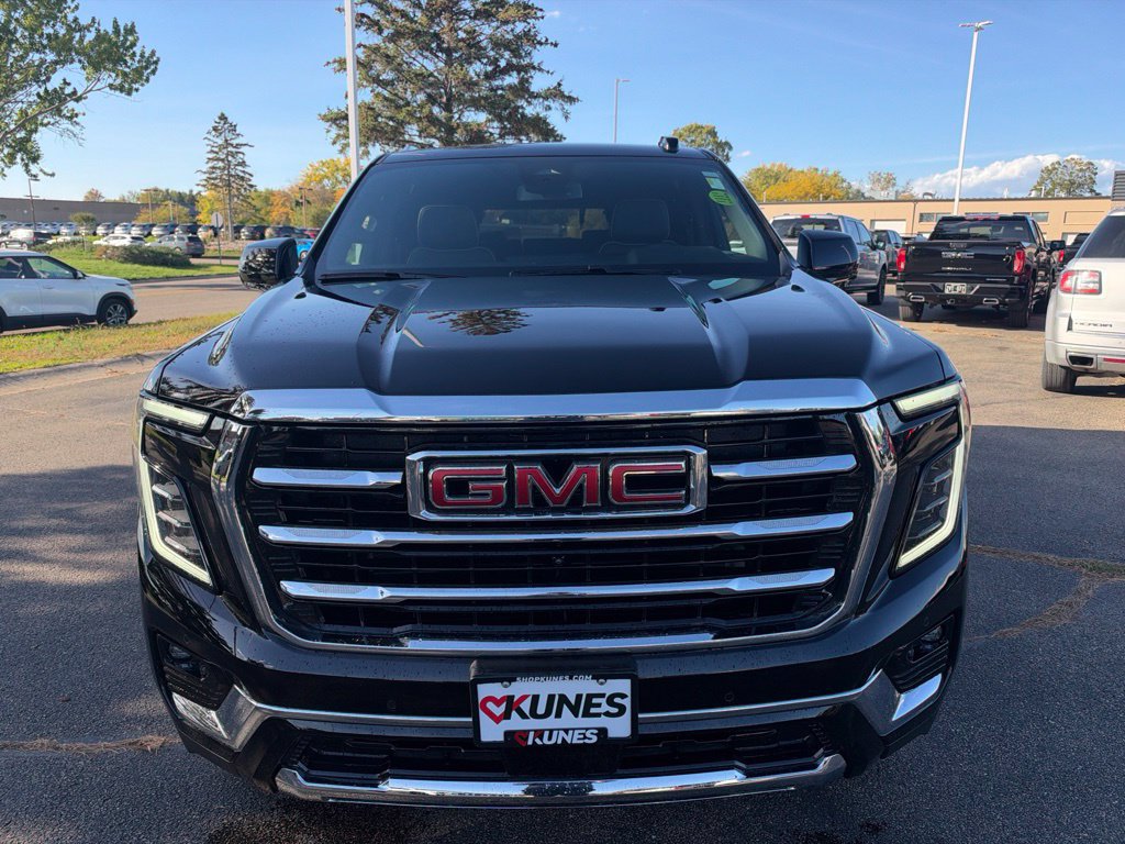 Used 2025 GMC Yukon Elevation w/ LPO, Elevation Black Package AWD/4WD image 2