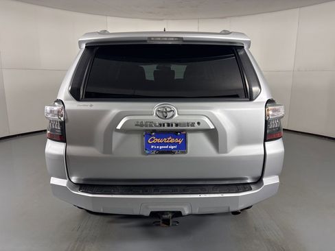 Used 2015 Toyota 4Runner SR5 image 8