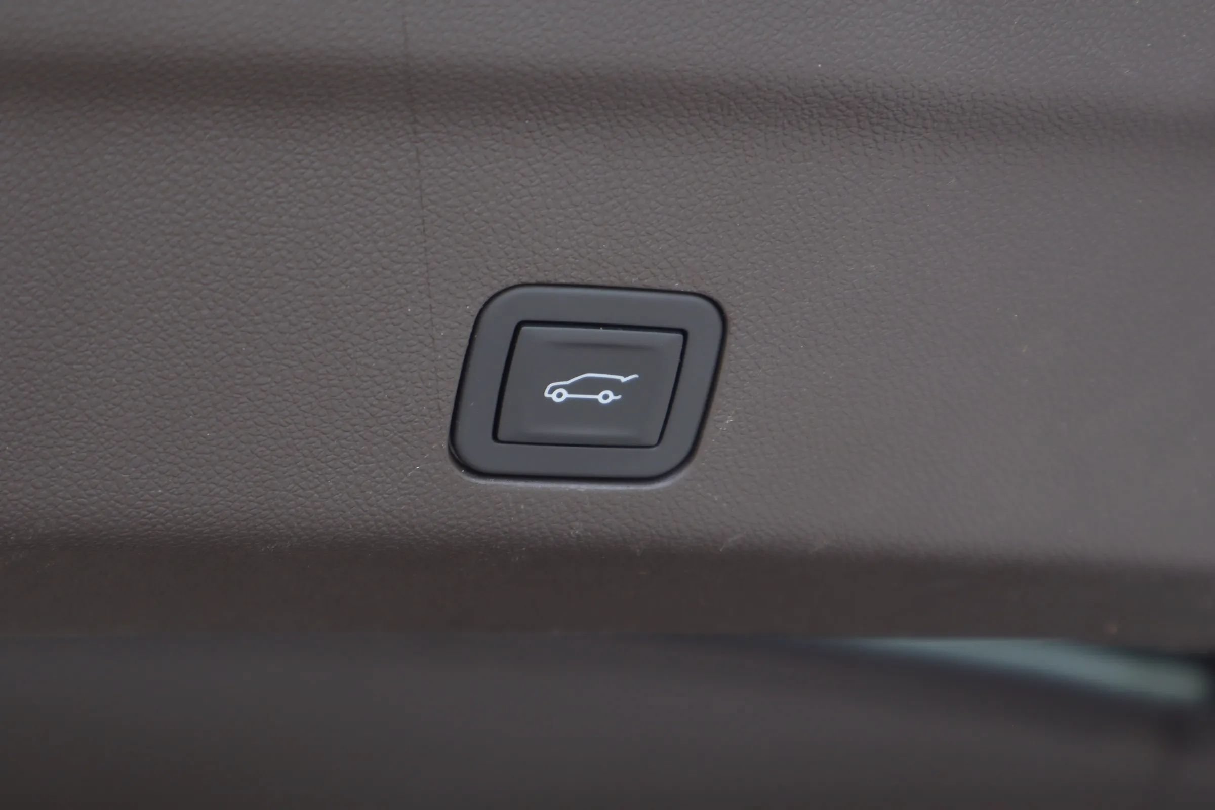 Used 2025 Chevrolet Tahoe LT RWD image 26