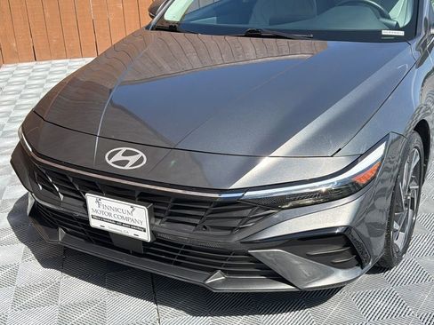 Used 2025 Hyundai Elantra Limited FWD image 20