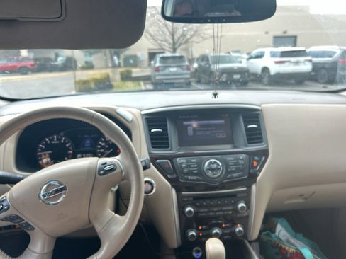 Used 2015 Nissan Pathfinder Platinum w/ Cargo Package image 3