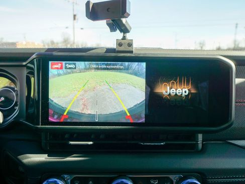 Used 2024 Jeep Wrangler Unlimited Rubicon image 25