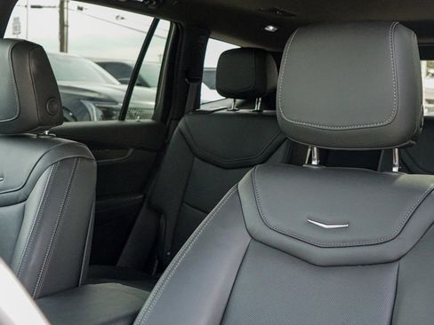 New 2025 Cadillac XT6 Sport w/ Technology Package image 11