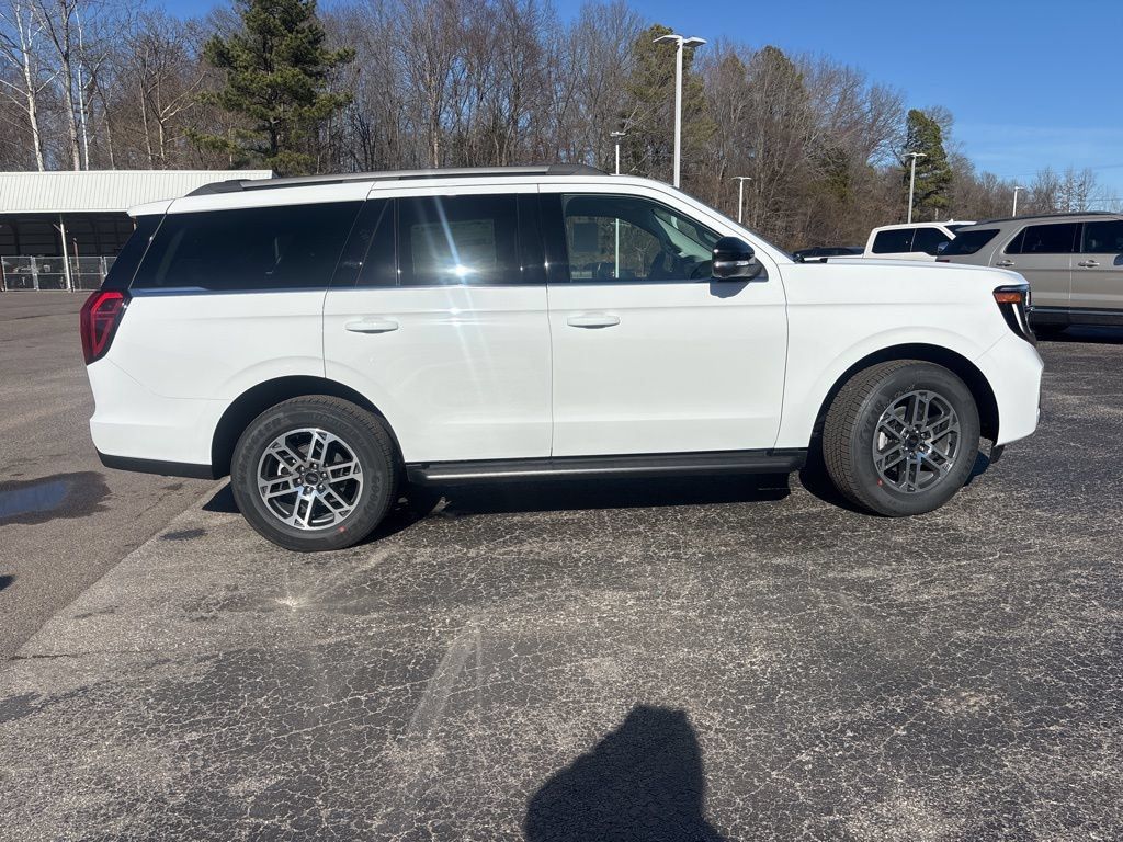 New 2026 Ford Expedition Active RWD image 8