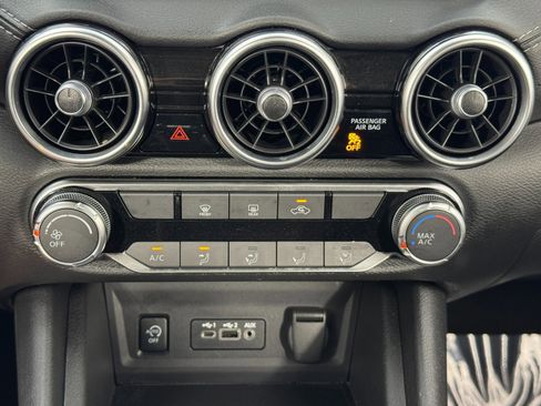 Used 2024 Nissan Sentra SV image 24