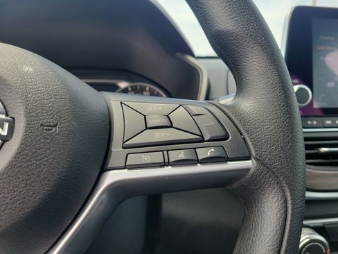 Used 2025 Nissan Altima 2.5 SV image 22