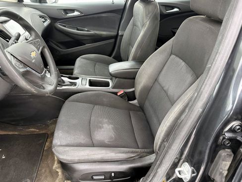 Used 2018 Chevrolet Cruze LT w/ Convenience Package image 15