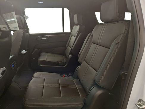 New 2026 Chevrolet Suburban High Country image 13