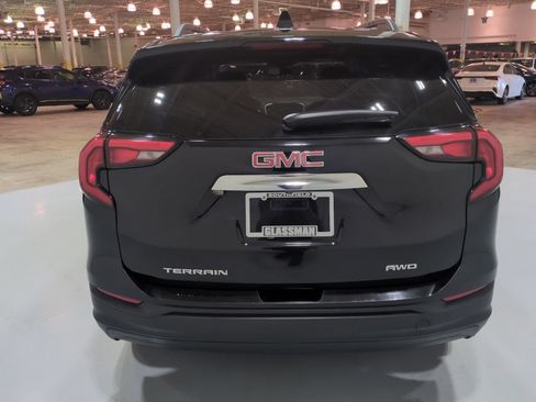 Used 2018 GMC Terrain SLE w/ Driver Convenience Package AWD/4WD image 4