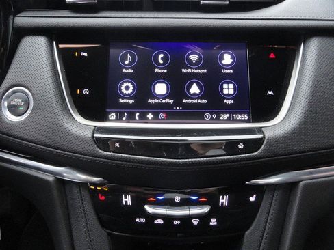 Used 2024 Cadillac XT6 Luxury image 18