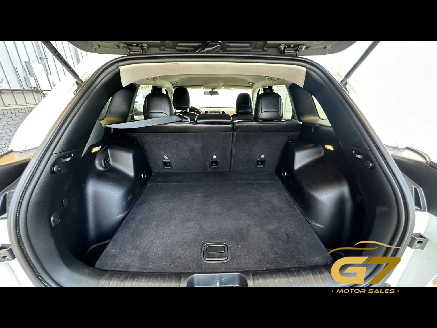 Used 2019 Jeep Cherokee Latitude Plus FWD image 18