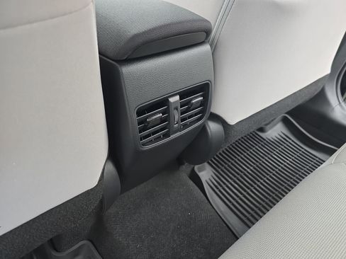 Used 2023 Toyota Corolla Cross L image 13