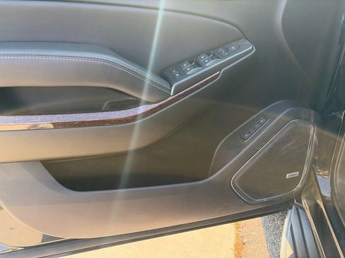 Used 2019 GMC Yukon SLT AWD/4WD image 12