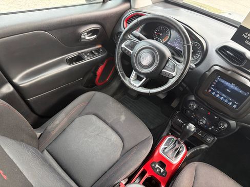 Used 2019 Jeep Renegade Trailhawk AWD/4WD image 20