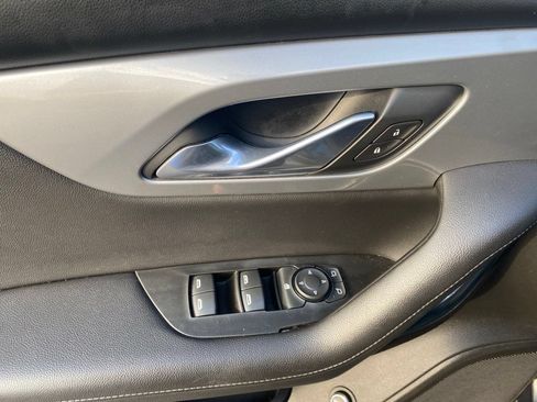 Used 2019 Chevrolet Blazer LT FWD image 11