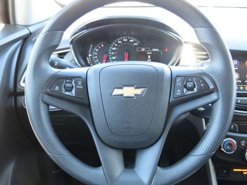 Used 2022 Chevrolet Trax LS w/ Tint and Cruise Package AWD/4WD image 23