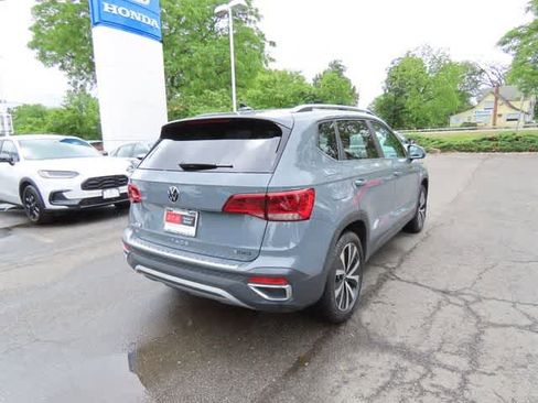 Used 2022 Volkswagen Taos SE AWD/4WD image 4