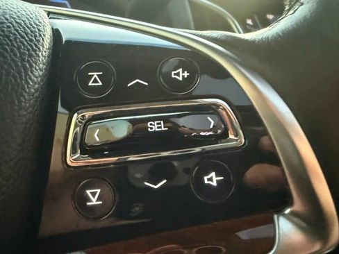 Used 2015 Cadillac Escalade Premium image 21