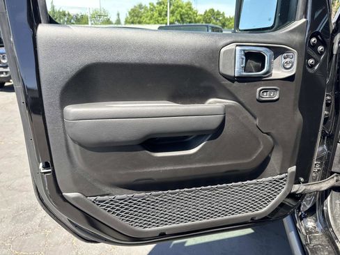 New 2026 Jeep Gladiator Rubicon w/ Steel Power Dome Hood Package AWD/4WD image 21