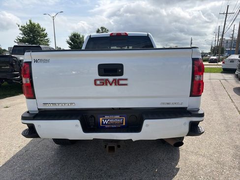 Used 2016 GMC Sierra 2500 Denali w/ Suspension Package, Off-Road AWD/4WD image 4