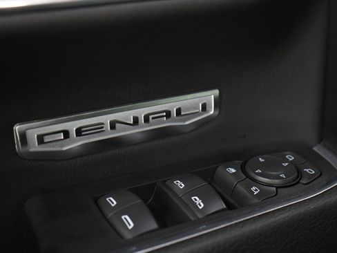 Used 2022 GMC Sierra 1500 Denali AWD/4WD image 23