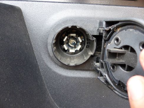 Used 2025 Toyota Tacoma SR5 AWD/4WD image 10