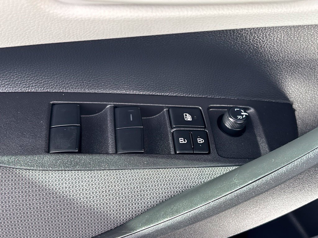 Used 2025 Toyota Corolla LE FWD image 8
