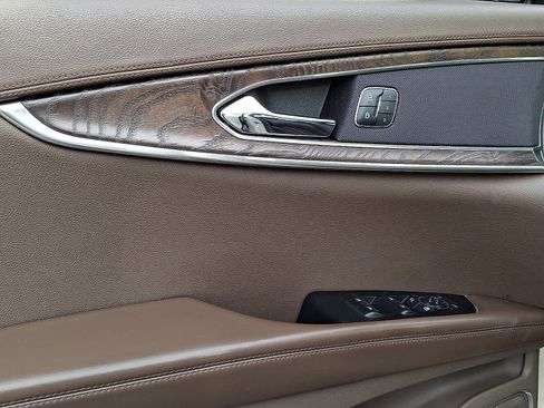 Used 2016 Lincoln MKX Reserve w/ Technology Package image 12