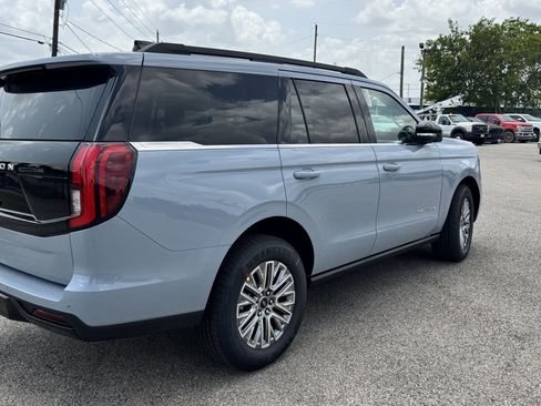 New 2027 Ford Expedition Platinum w/ Driver's Package RWD image 3