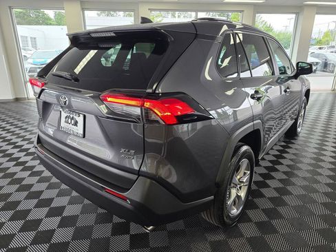 Used 2025 Toyota RAV4 XLE AWD/4WD image 3