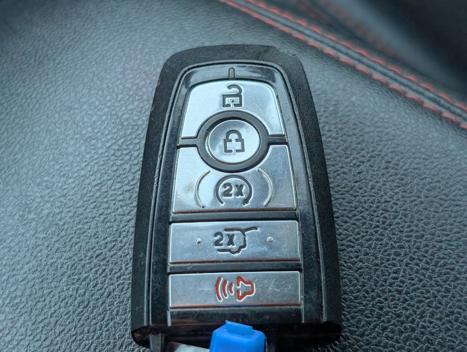 Used 2025 Ford Escape ST-Line Select AWD/4WD image 30