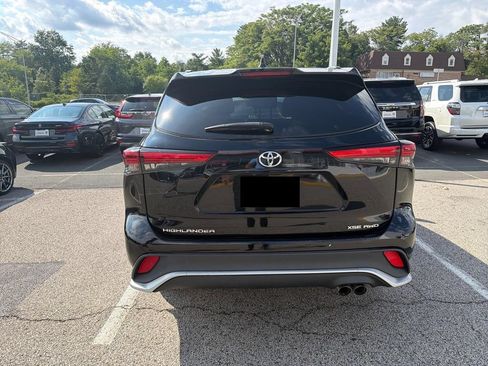 Used 2022 Toyota Highlander XSE AWD/4WD image 5