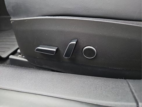 Used 2023 Tesla Model 3 Standard Range image 13