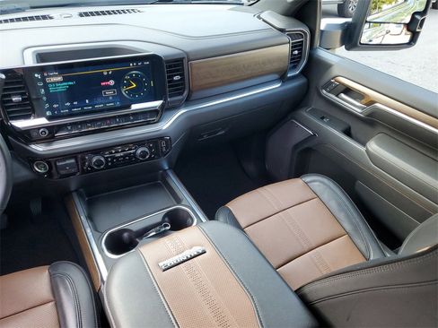 Used 2024 Chevrolet Silverado 3500 High Country w/ Technology Package image 21