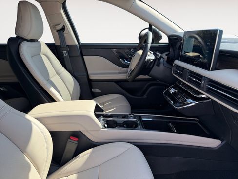 New 2026 Lincoln Corsair Reserve image 15