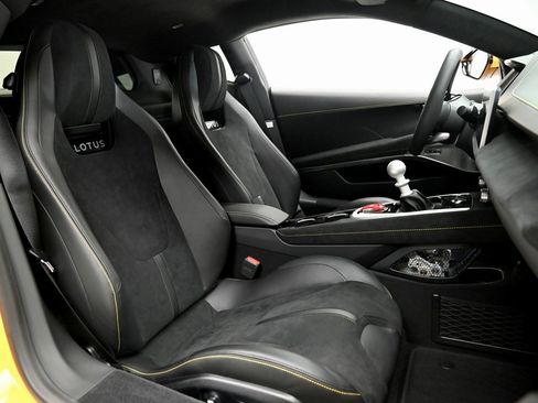 New 2025 Lotus Emira image 9