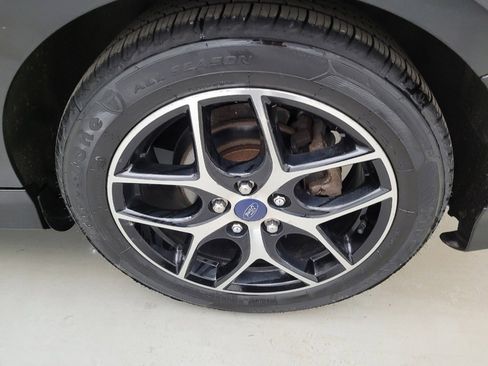 Used 2015 Ford Focus SE w/ SE Sport Package FWD image 31