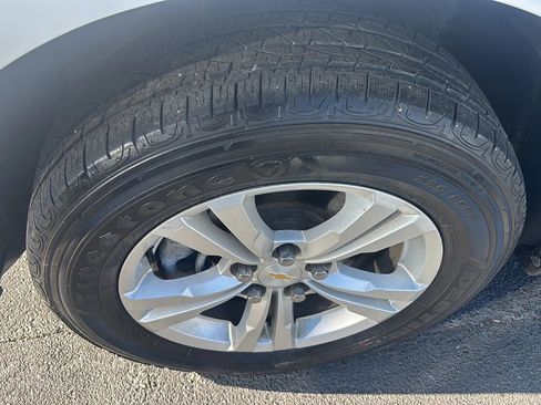 Used 2017 Chevrolet Equinox LS image 21