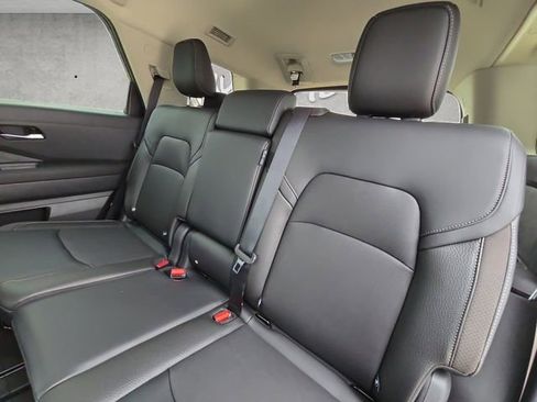 New 2026 Nissan Pathfinder SL FWD image 22
